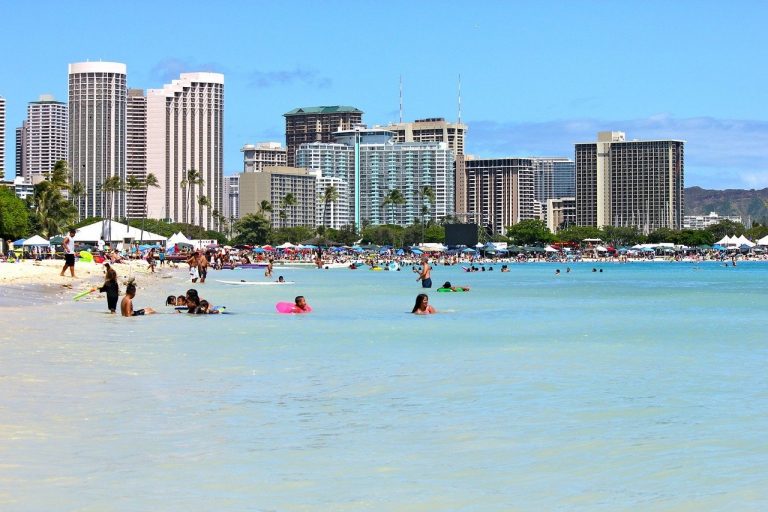 Read more about the article Waikiki Beach